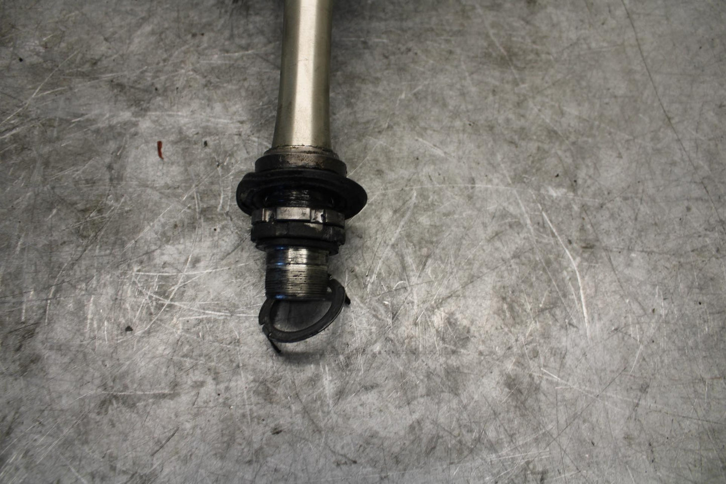 2002 Yamaha YZF R6  FORKS CLAMP LOWER TRIPLE TREE STEM 5MT-23340-00-00 BB545