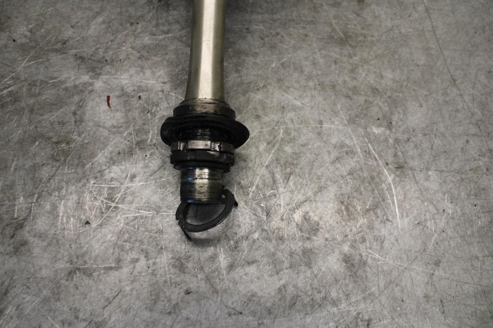 2002 Yamaha YZF R6  FORKS CLAMP LOWER TRIPLE TREE STEM 5MT-23340-00-00 BB545