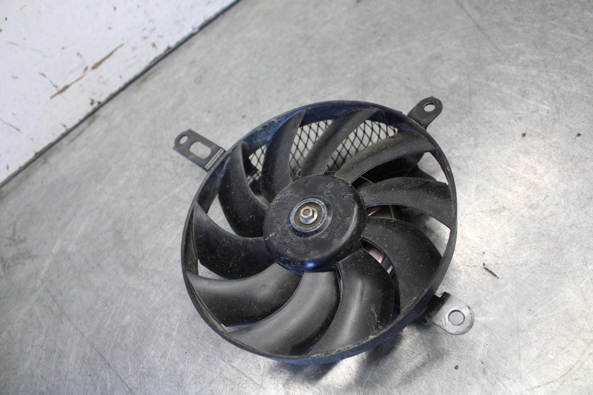 11-24 SUZUKI GSXR750 ENGINE RADIATOR COOLING FAN BB687