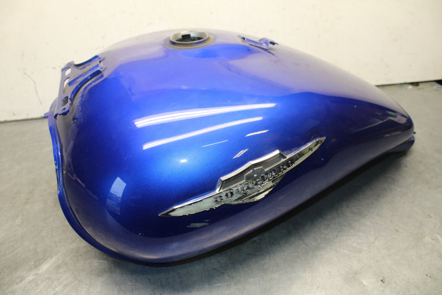 05-06 SUZUKI BOULEVARD M50 GAS TANK FUEL PETROL RESERVOIR BB671