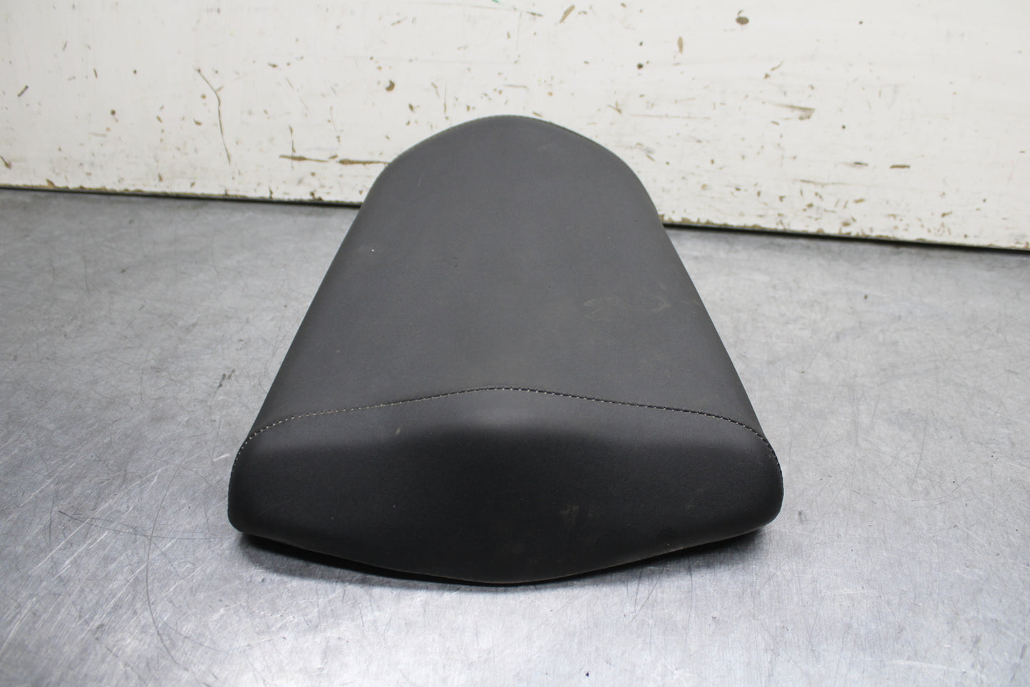 15-16 HONDA CB300F REAR BACK PASSENGER TANDEM SEAT PAD SADDLE PILLION BB740