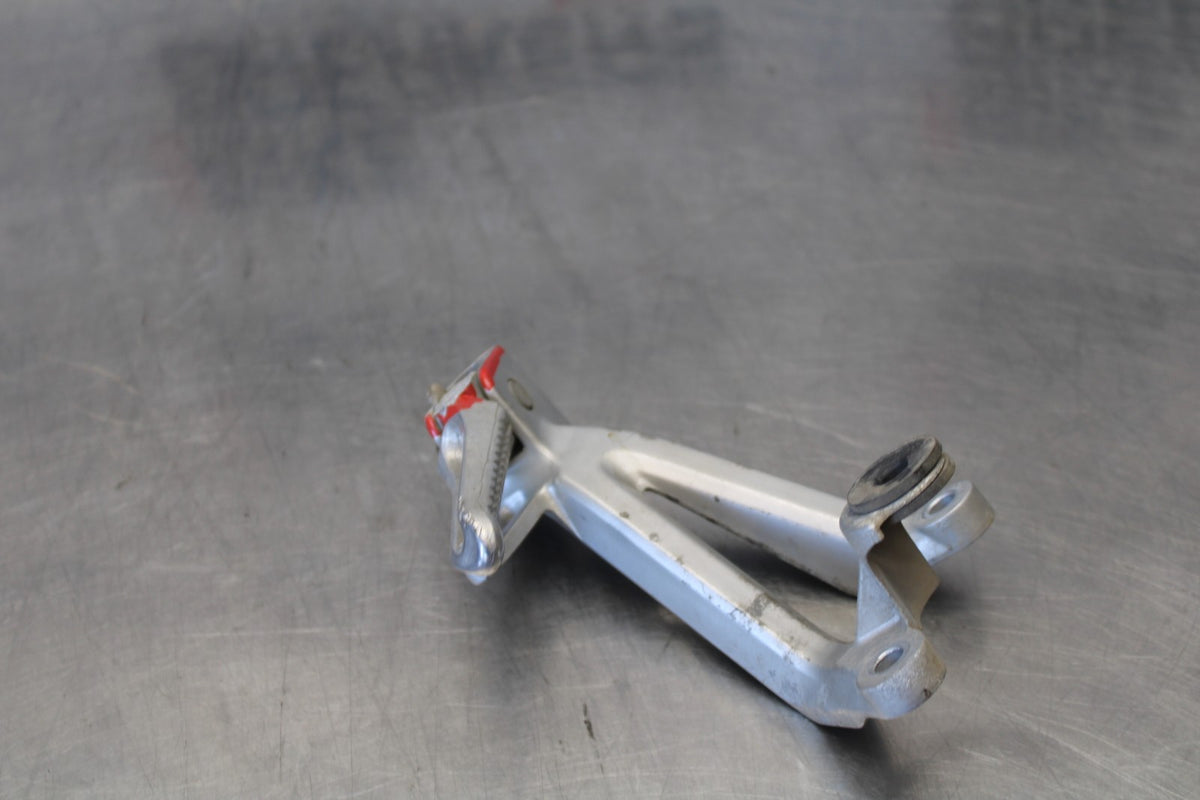 97-00 SUZUKI GSXR600 SRAD LEFT REAR BACK PASSENGER PEG BB921