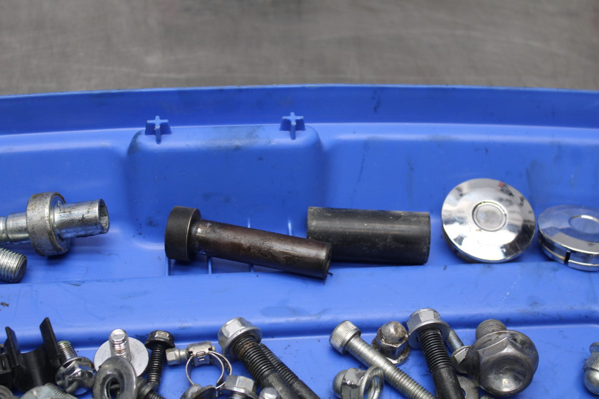 07 HONDA VTX1300R BOLTS HARDWARE MOTOR SCREWS BB825