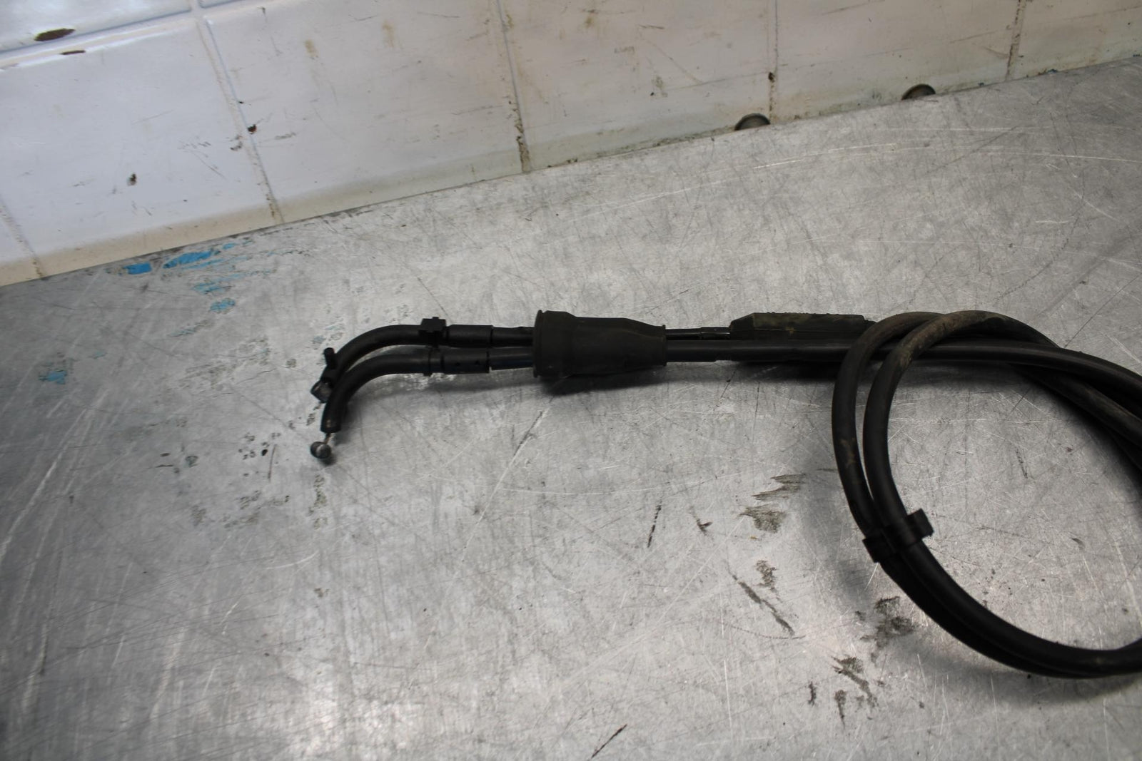 2006 Triumph Daytona 675 Triple THROTTLE CABLES LINES BB434