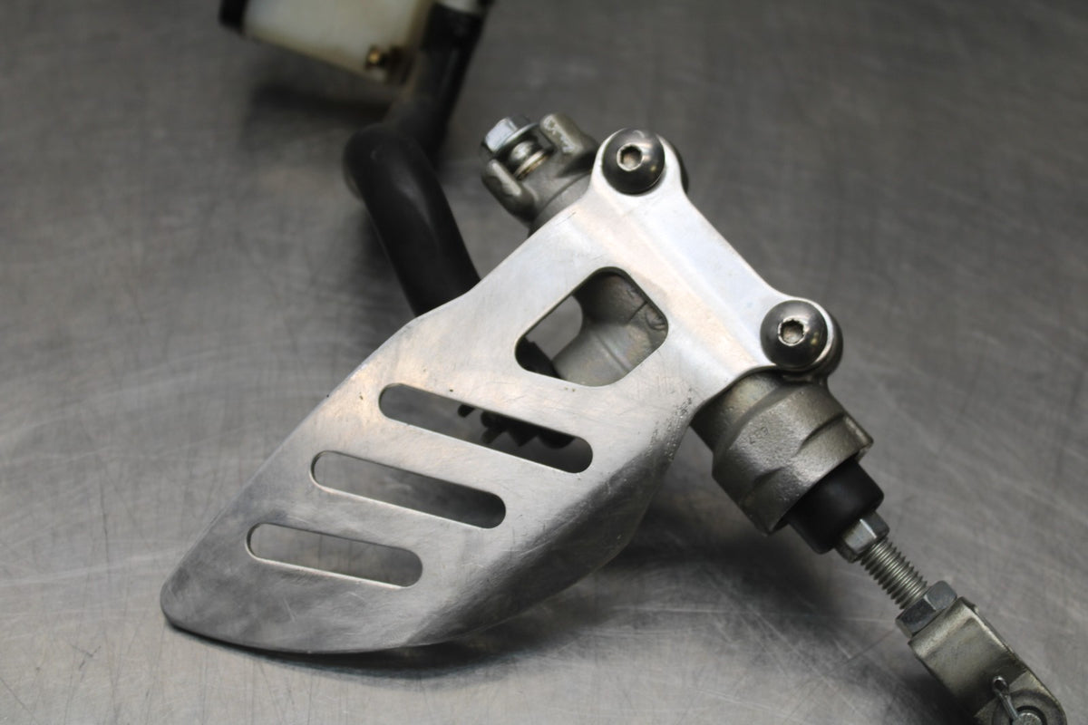 06-07 SUZUKI GSXR 600 REAR BACK BRAKE MASTER CYLINDER W RESERVOIR BB845
