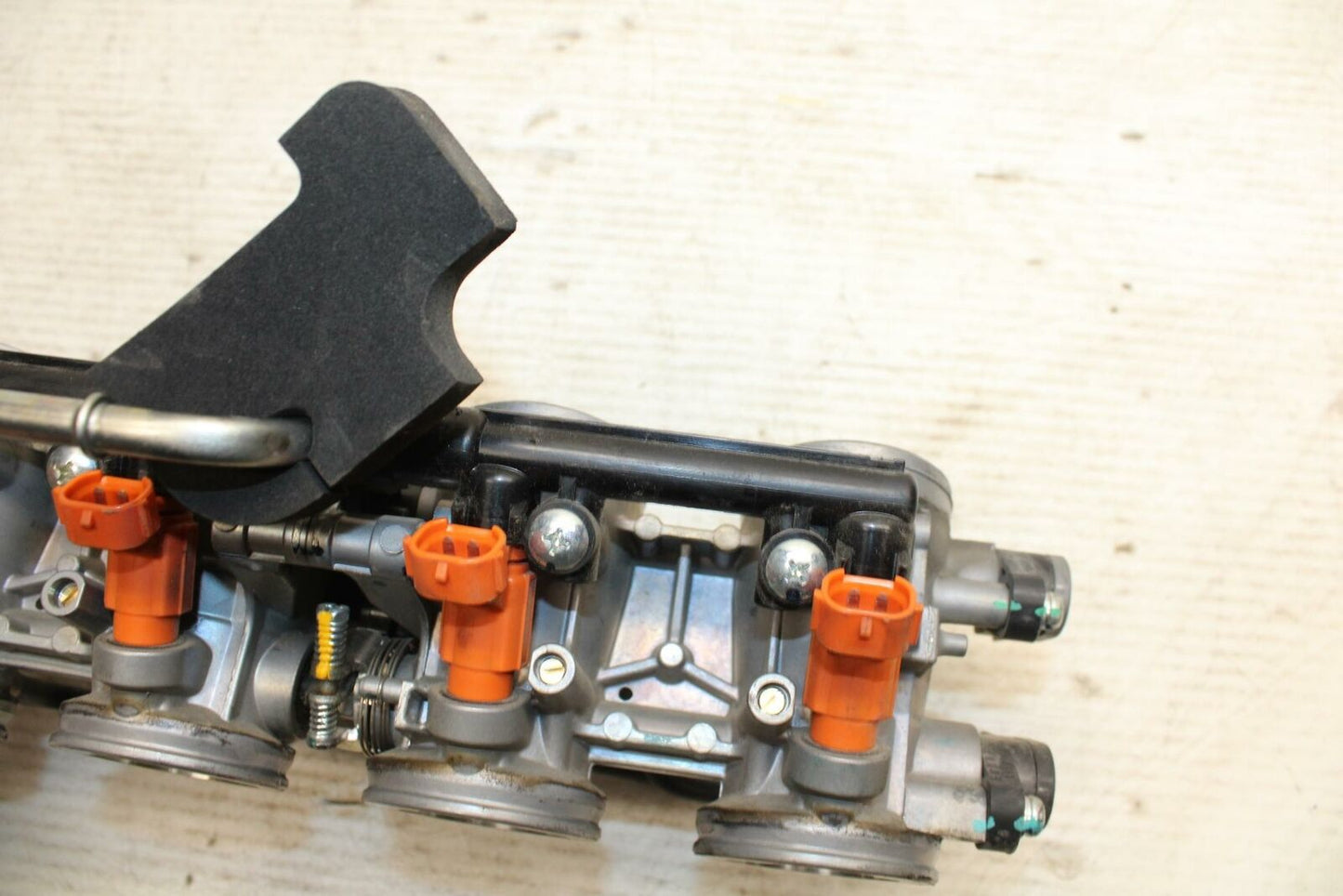 13-18 KAWASAKI NINJA ZX6R MAIN FUEL INJECTORS / THROTTLE BODIES BB304