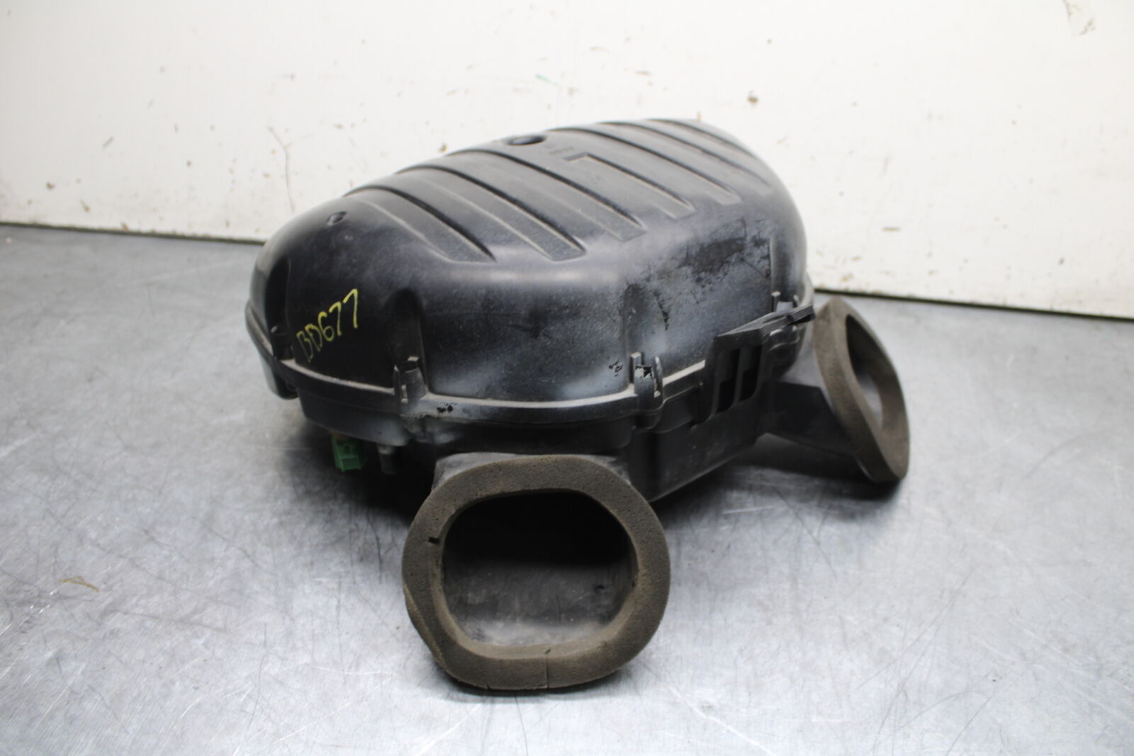 05-06 SUZUKI GSXR1000 AIRBOX AIR INTAKE FILTER BOX 13700-41G00 BB677