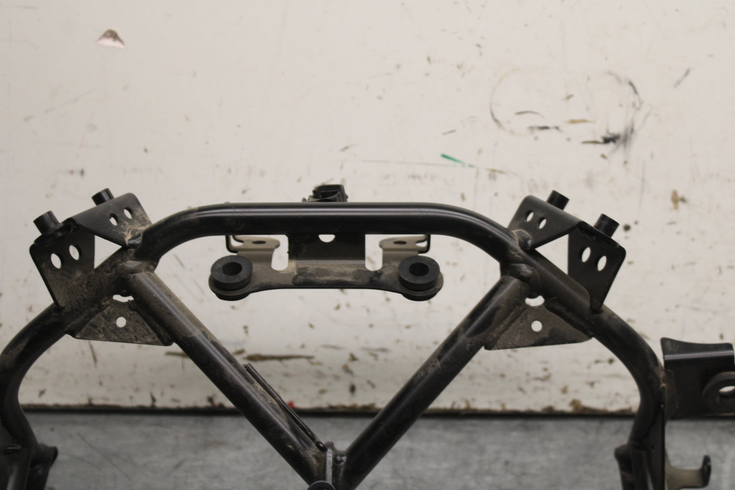 18-24 KAWASAKI NINJA 650 UPPER FAIRING MIRROR GAUGES STAY BRACKET BB725