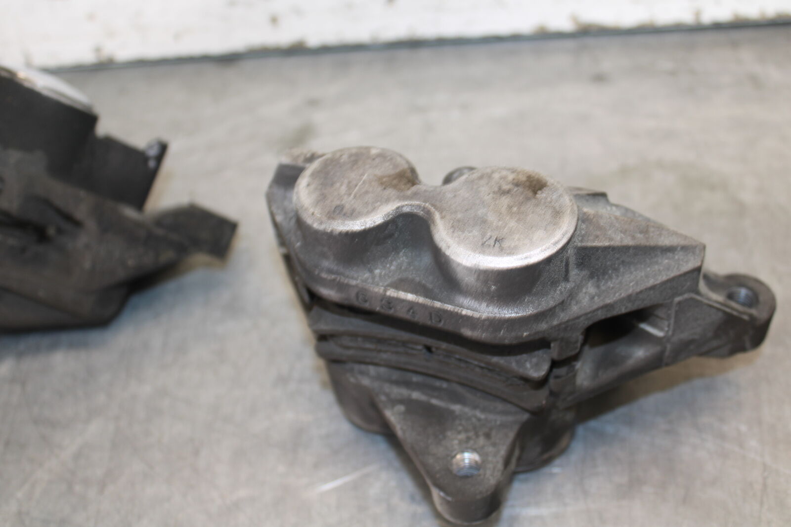05-06 YAMAHA ROAD STAR XV1700A RIGHT LEFT FRONT BRAKE CALIPER SET PAIR  BB703