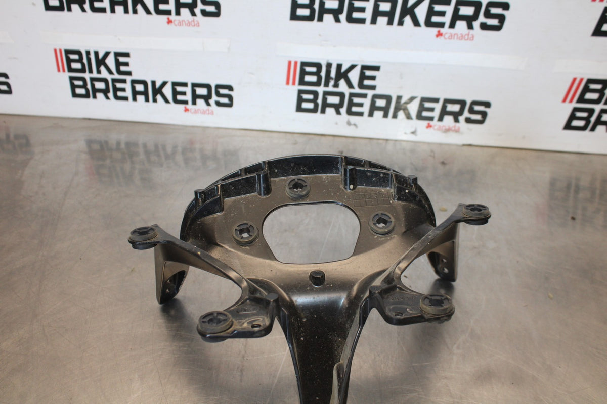 03-04 YAMAHA YZF R6 UPPER FAIRING MIRROR GAUGES STAY BRACKET BB890