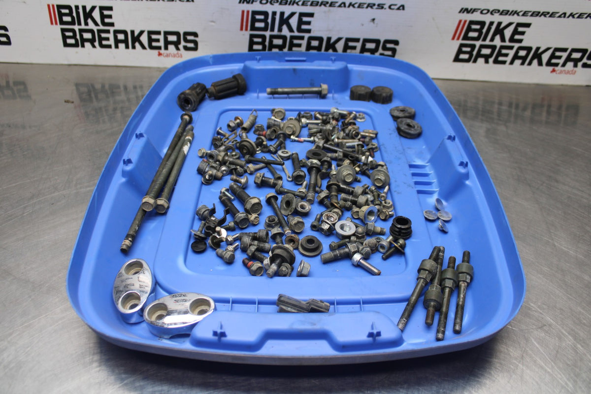 07-25 KAWASAKI VULCAN 900 VN900D CLASSIC LT MOUNTING BOLTS HARDWARE BB842