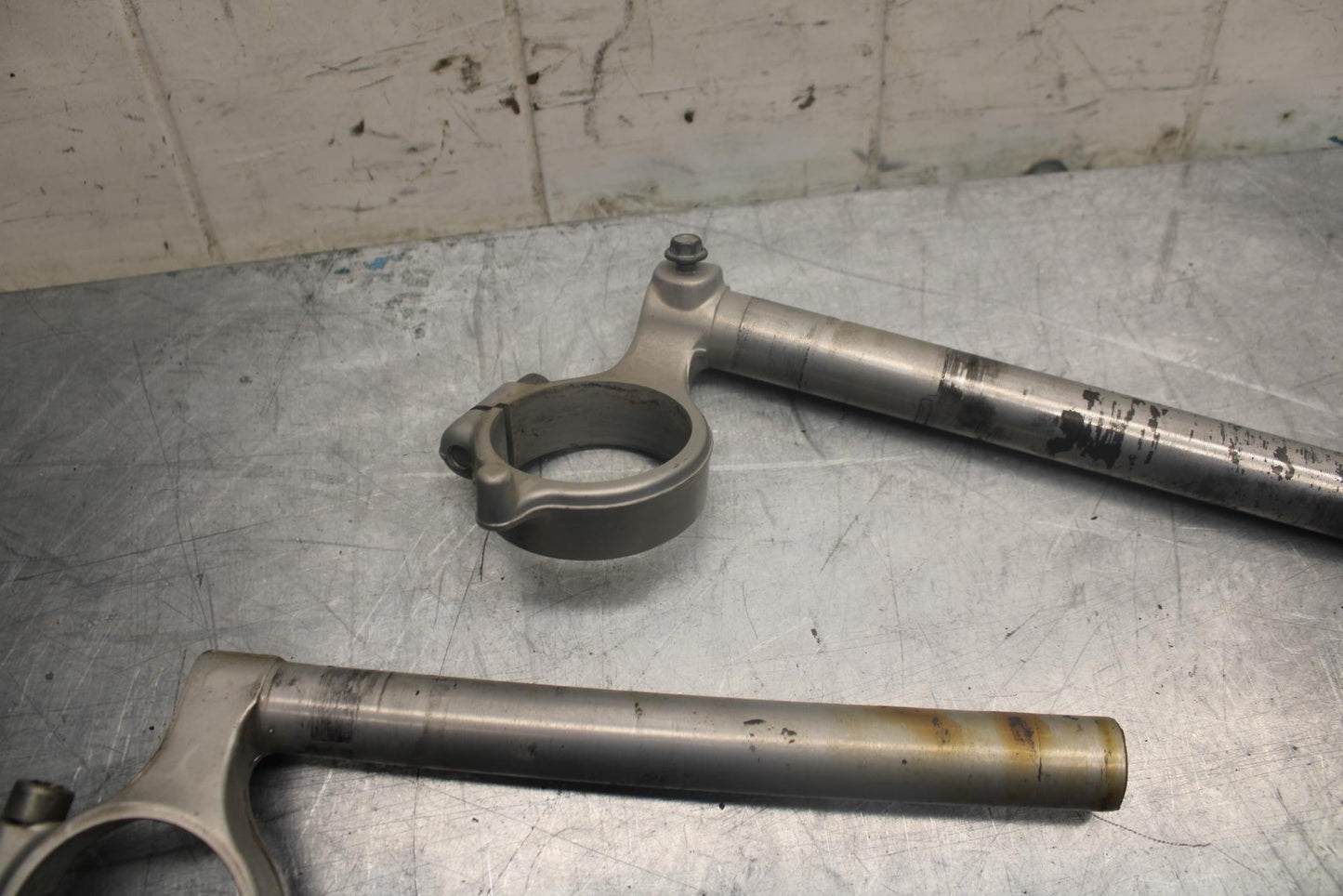 03-04 SUZUKI GSXR1000  CLIP ON ONS HANDLEBARS PAIR SET 56111-18G00 BB459