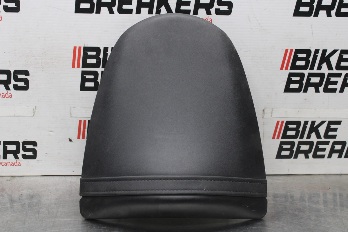 03-04 KAWASAKI Z1000 REAR BACK PASSENGER TANDEM SEAT PAD SADDLE PILLION BB164