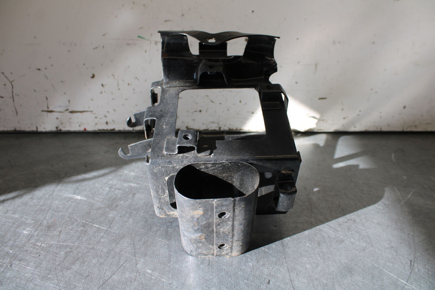 68-74 HONDA CB450 REAR BACK TAIL UNDERTAIL BATTERY TRAY PLASTIC BB386