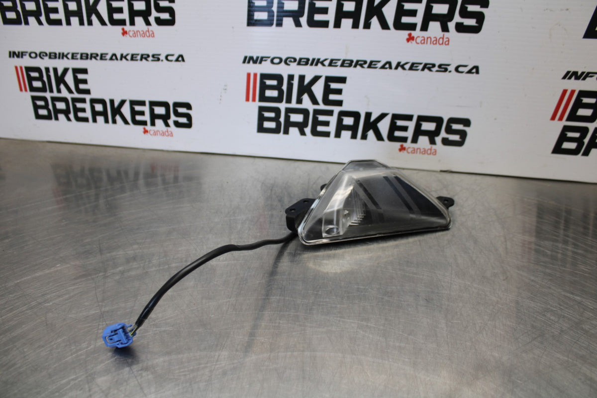 24-25 KAWASAKI NINJA ZX4R RIGHT FRONT TURN SIGNAL LIGHT INDICATOR BB174