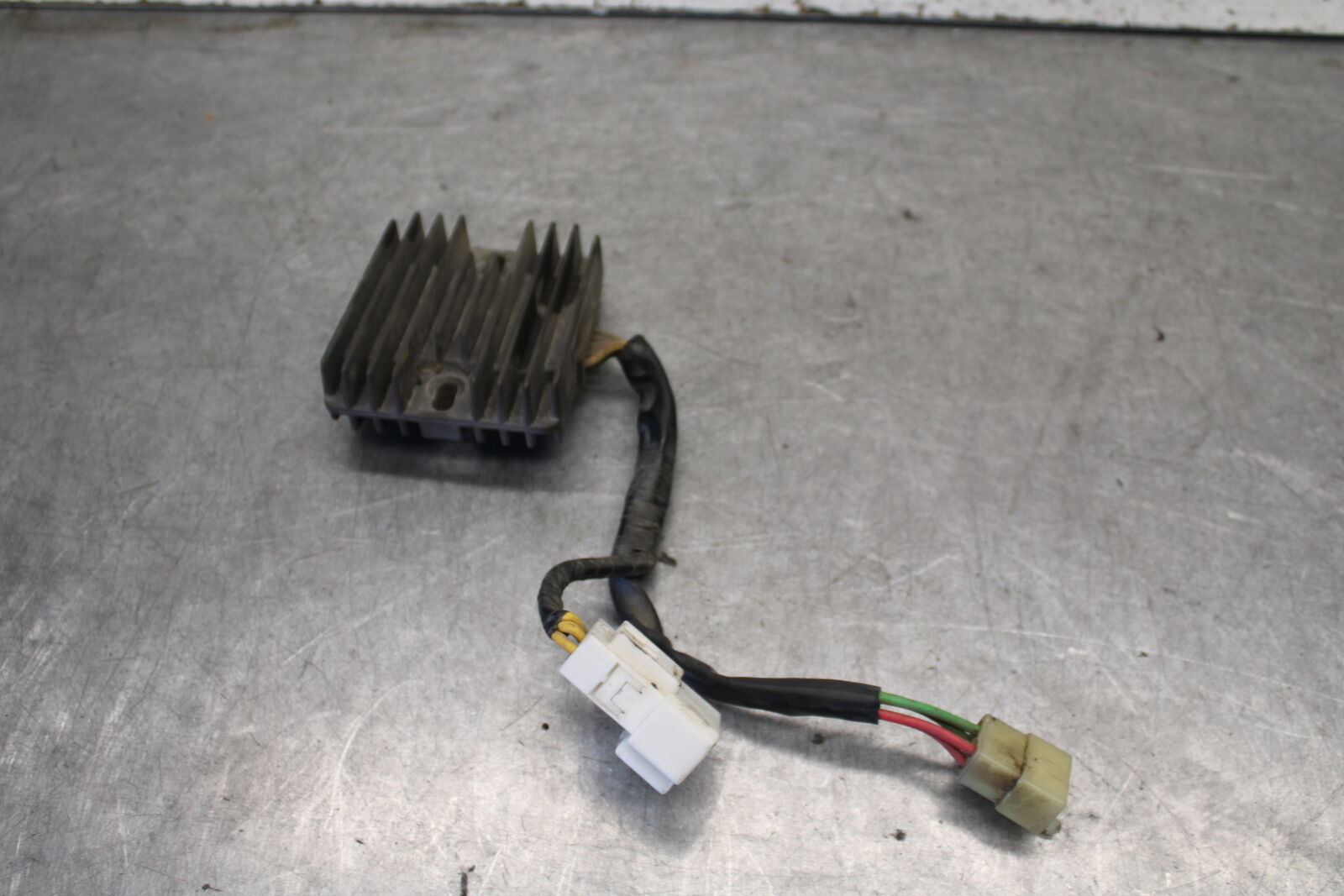 05-06 HONDA CBR600RR RECTIFIER VOLTAGE REGULATOR BB689