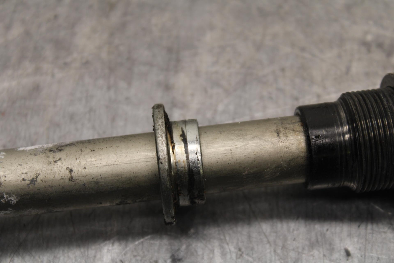 09-12 KAWASAKI NINJA ZX6R REAR BACK SWINGARM BOLT SUSPENSION PIVOT AXLE BB617