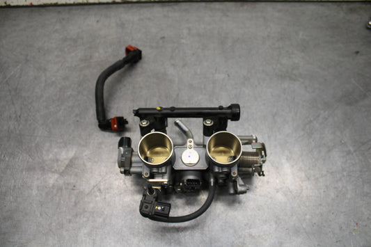 24 KAWASAKI NINJA 500 ABS MAIN FUEL INJECTORS / THROTTLE BODIES BB730