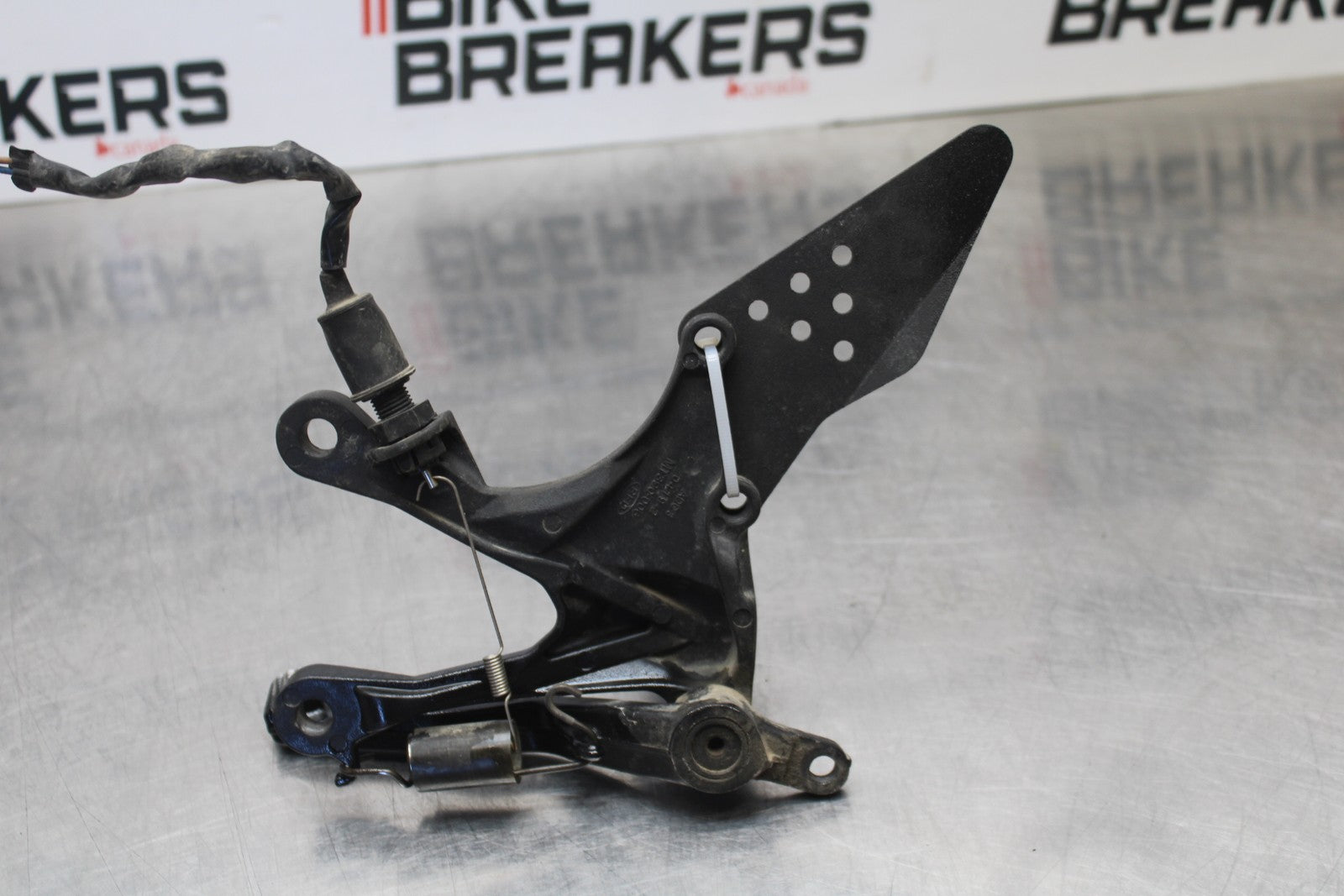 07-08 KAWASAKI NINJA ZX6R RIGHT REARSET REAR SET DRIVER FOOT PEG REST STOP BB203