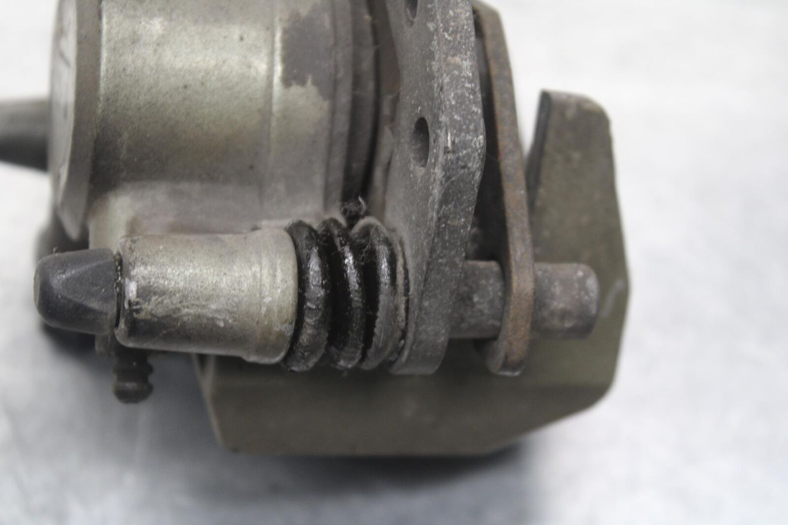 1985 Kawasaki Ninja 900R ZX900A REAR BACK BRAKE CALIPER W MOUNT  BB84