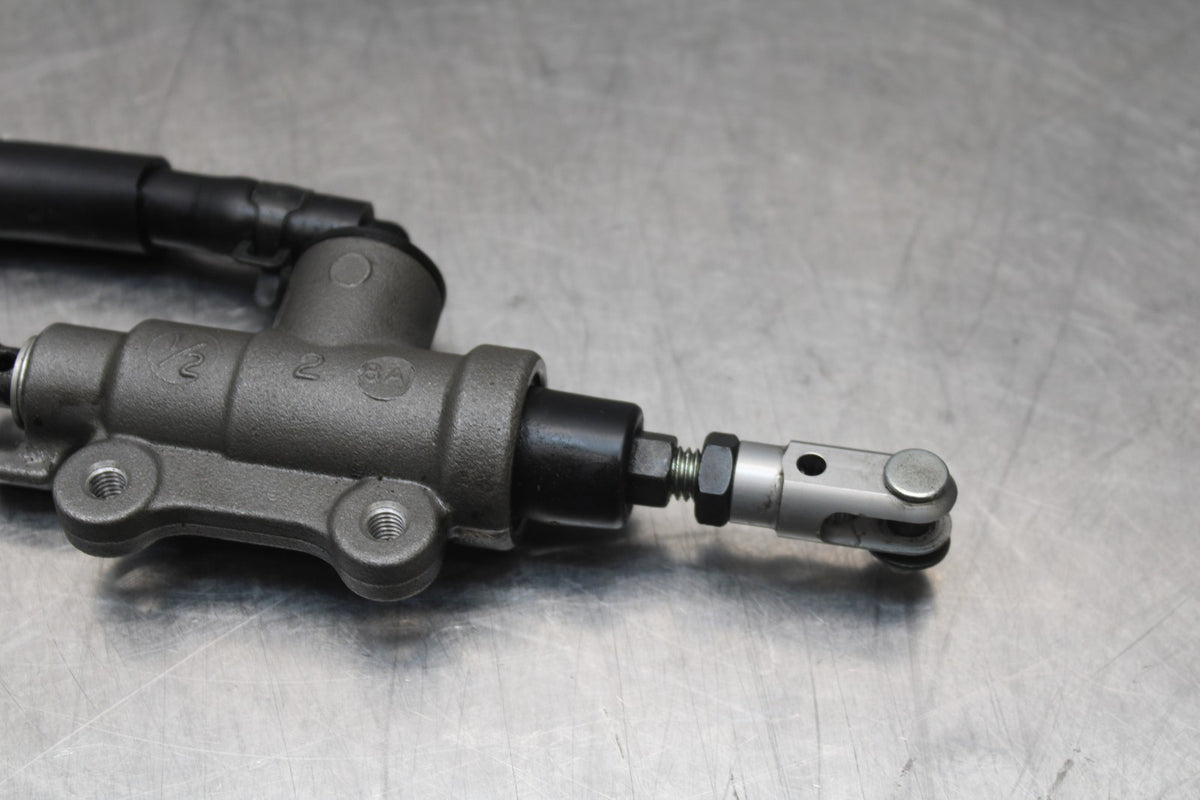 18 YAMAHA YZF R1  REAR BACK BRAKE MASTER CYLINDER W RESERVOIR BB838