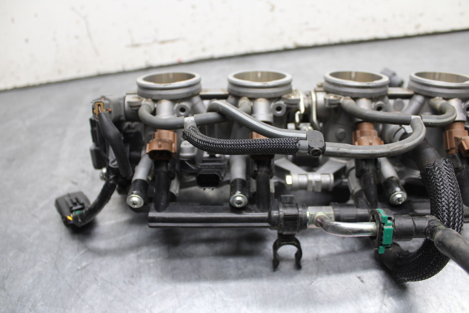 11-24 SUZUKI GSXR750 MAIN FUEL INJECTORS / THROTTLE BODIES 13406-15J00 BB714