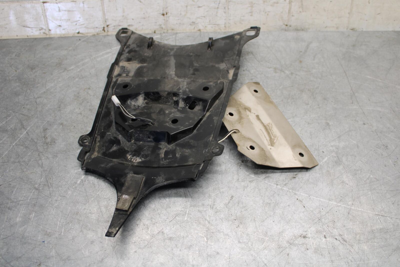 2017 Suzuki GSXR600 FENDER ELIMINATOR LICENSE PLATE BRACKET  BB527