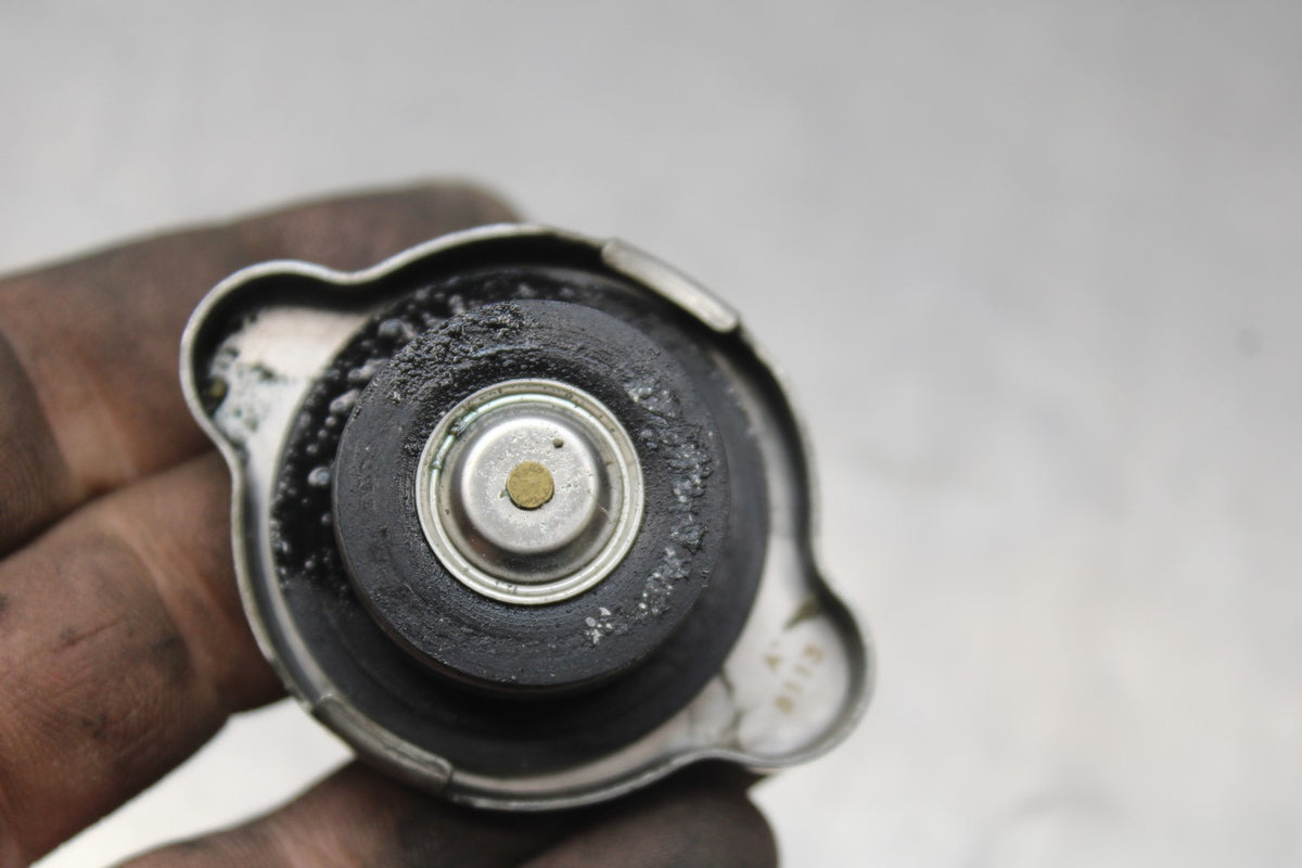 18 HONDA CB500F RADIATOR CAP  BB861