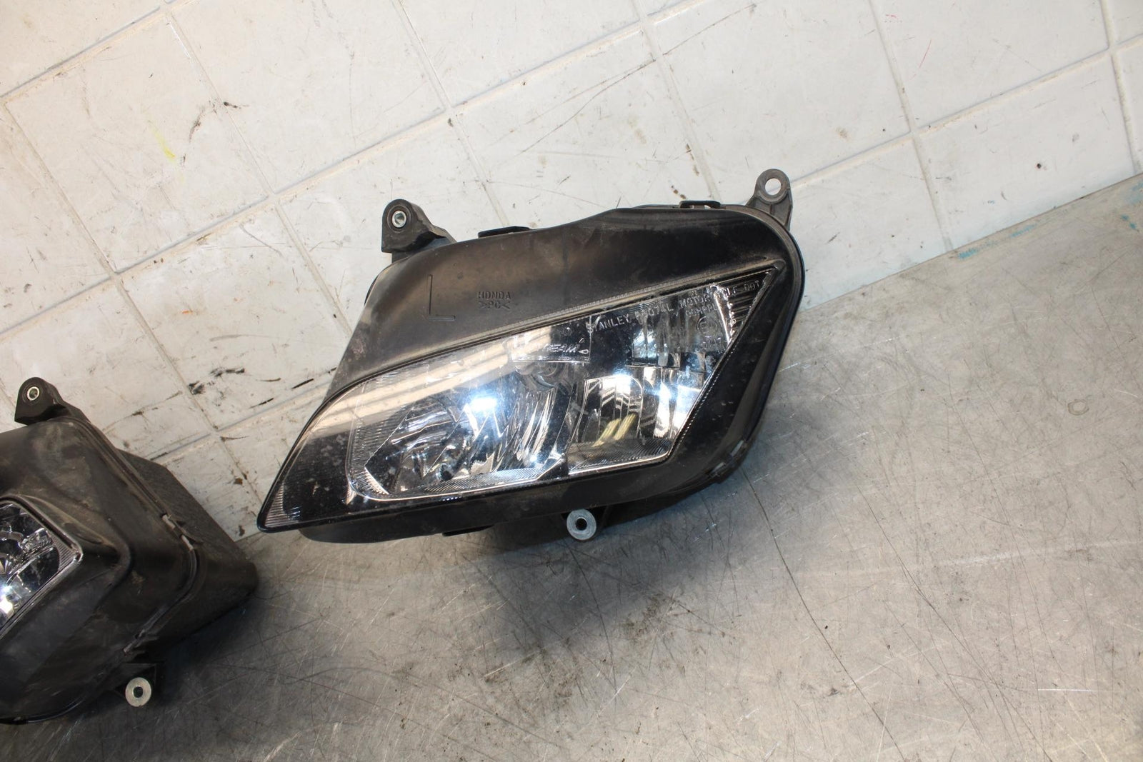 2011 Honda CBR600RR FRONT HEADLIGHT HEAD LIGHT LAMP PAIR BB520
