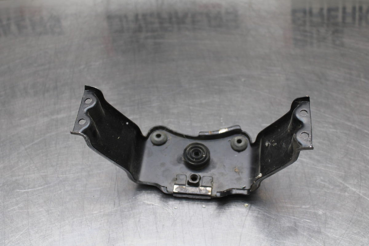 96 KAWASAKI NINJA 500 EX500A GAS TANK FUEL PETROL RESERVOIR BRACKET MOUNT BB768