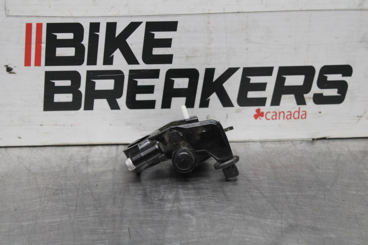 24-25 KAWASAKI NINJA ZX6R CLUTCH LEVER PERCH MOUNT BRACKET BB939
