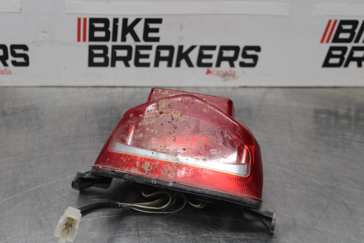 01-02 SUZUKI GSXR1000 REAR TAIL TAILLIGHT BACK BRAKE LIGHT BB880