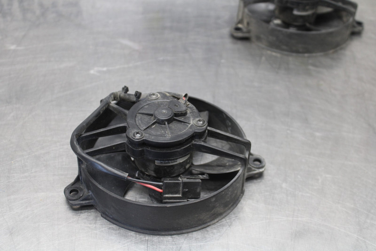 24 APRILIA TUONO V4 1100 FACTORY ABS ENGINE RADIATOR COOLING FAN SET BB887