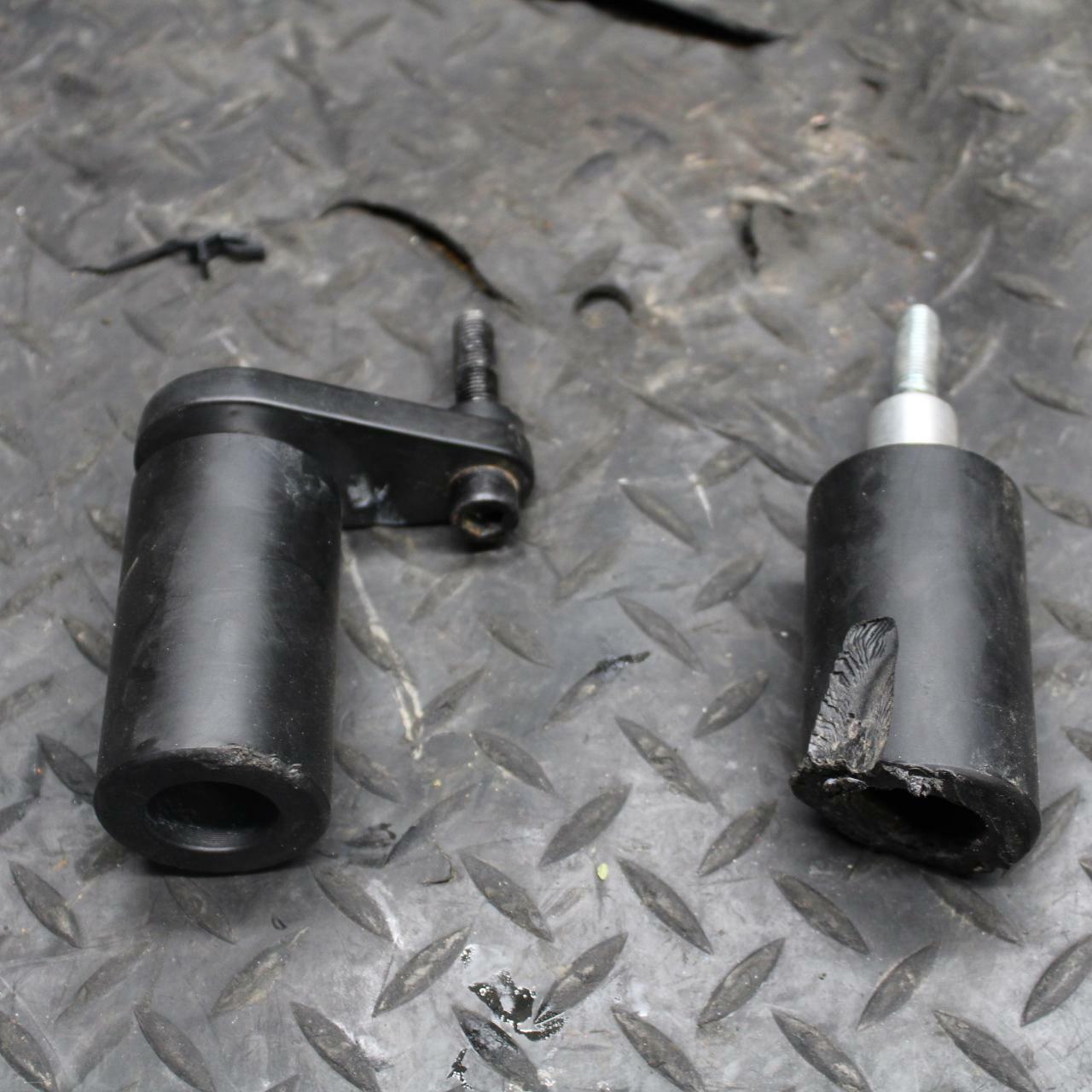 05 YAMAHA YZF R6S FRAME SLIDERS SET