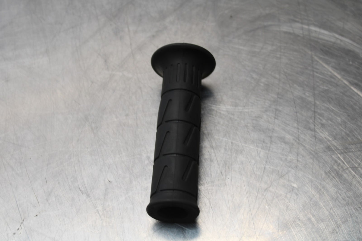 07-08 KAWASAKI NINJA ZX6R RIGHT THROTTLE GRIP BB175
