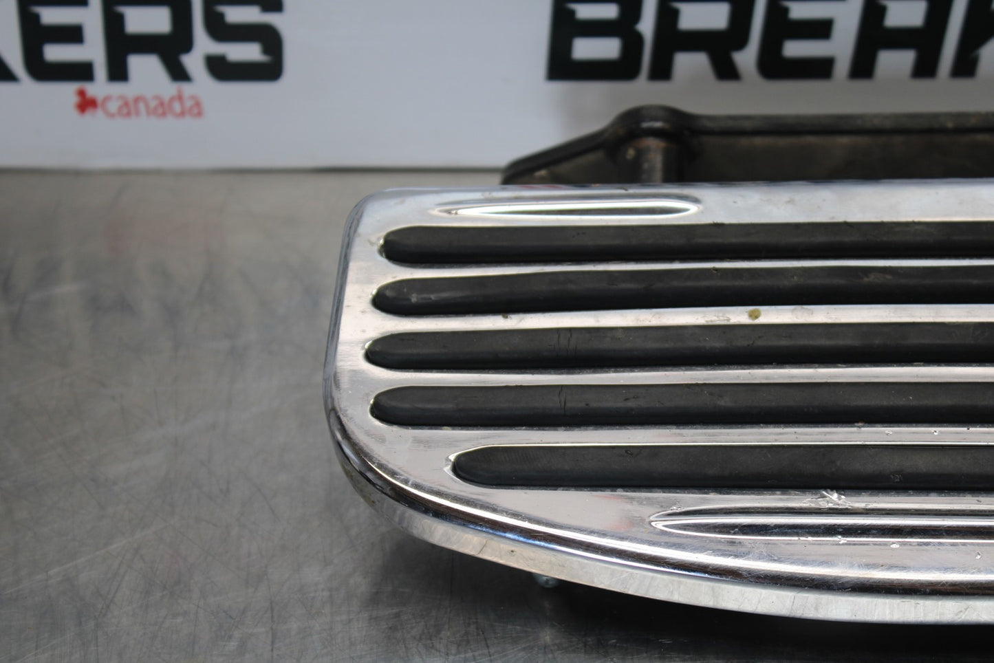 03-08 KAWASAKI VULCAN 1600 LEFT FRONT FOOT REST PEG STEP BB196