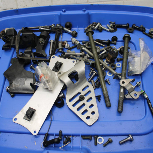 2007 Yamaha YZF R6 LEFTOVER MOUNTING BOLTS HARDWARE MOTOR SCREWS BB525