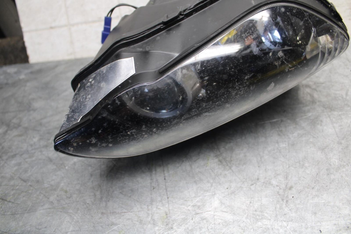 2005 Yamaha YZF R1 FRONT RIGHT HEADLIGHT HEAD LIGHT LAMP 5VY-84303-50-00 BB50