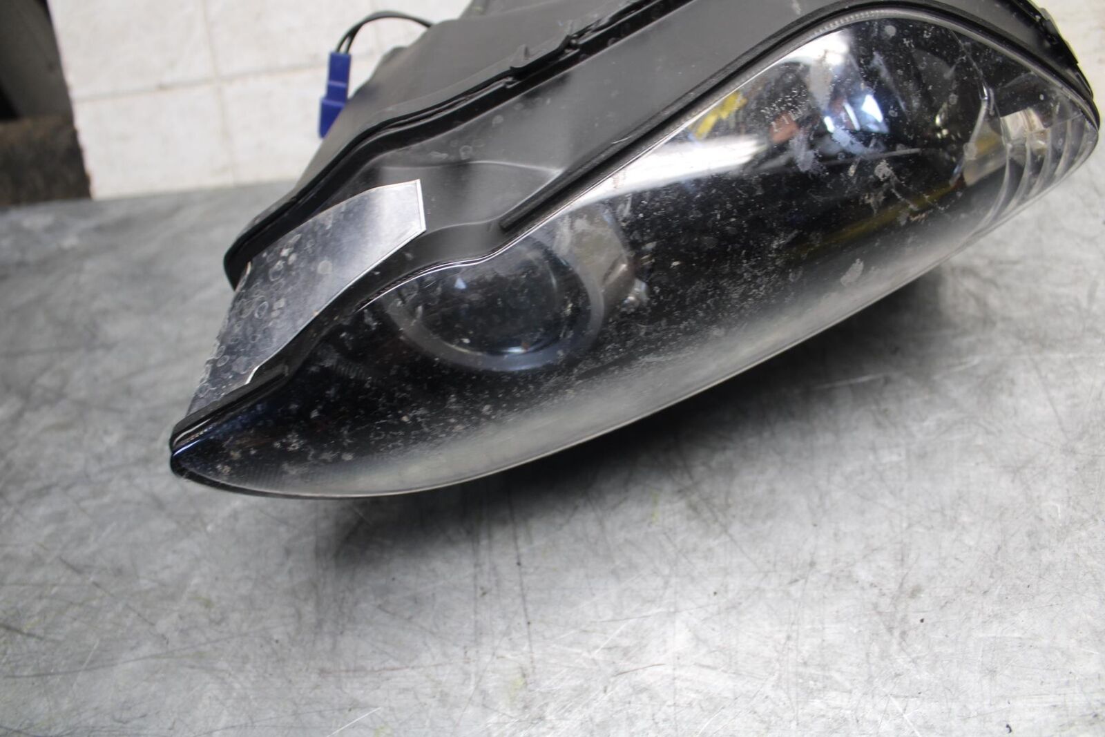 2005 Yamaha YZF R1 FRONT RIGHT HEADLIGHT HEAD LIGHT LAMP 5VY-84303-50-00 BB50