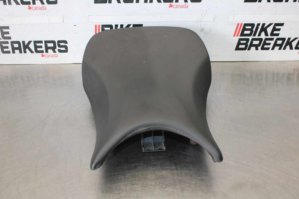 17-20 BMW S1000R FRONT DRIVERS SEAT PAD SADDLE PILLION BB909
