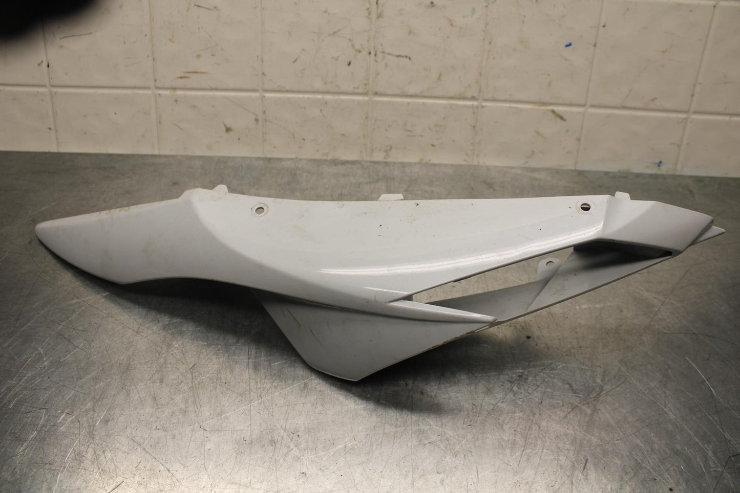 2015 Suzuki GSXR750 RIGHT REAR BACK TAIL FAIRING COWL SHROUD BB595