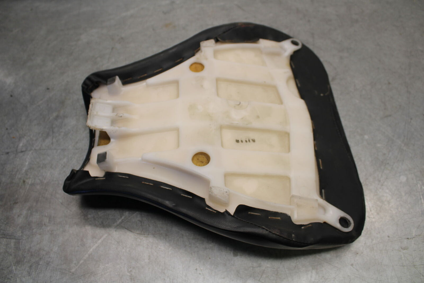 07-12 HONDA CBR600RR FRONT DRIVERS SEAT PAD SADDLE PILLION 77100-MFJ-D01 BB672