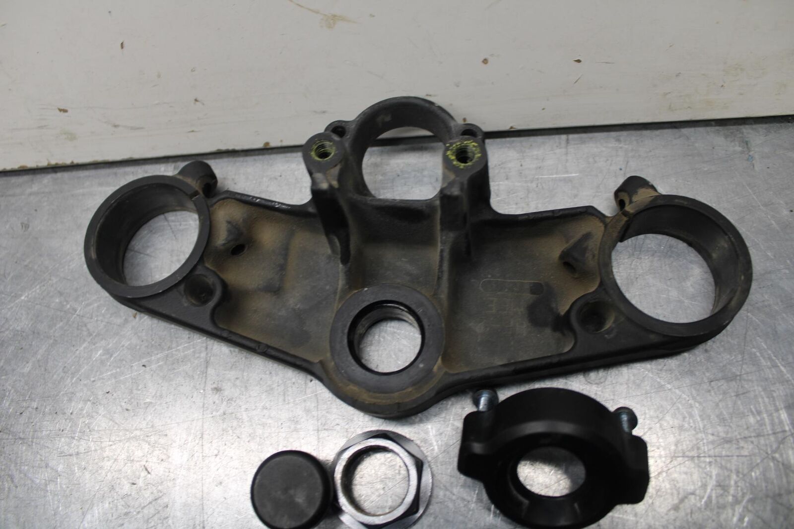 03-04 HONDA CBR600RR FORKS UPPER TRIPLE TREE CLAMP 53300-MEE-000 BB614