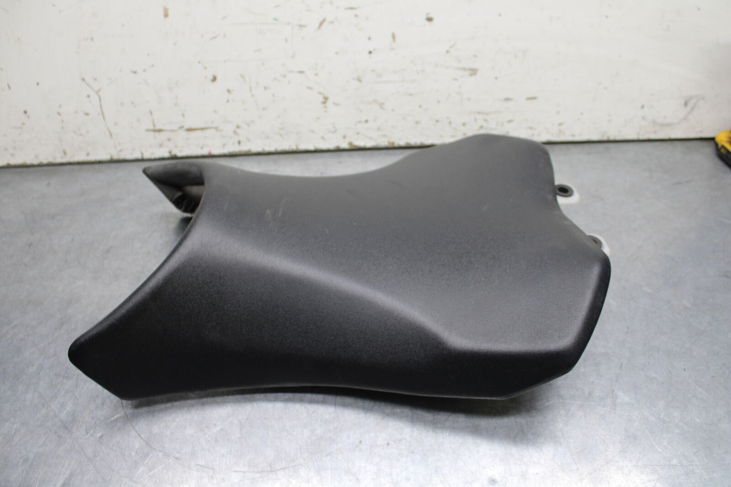 12-13 KAWASAKI Z1000 FRONT DRIVERS SEAT PAD SADDLE PILLION BB743