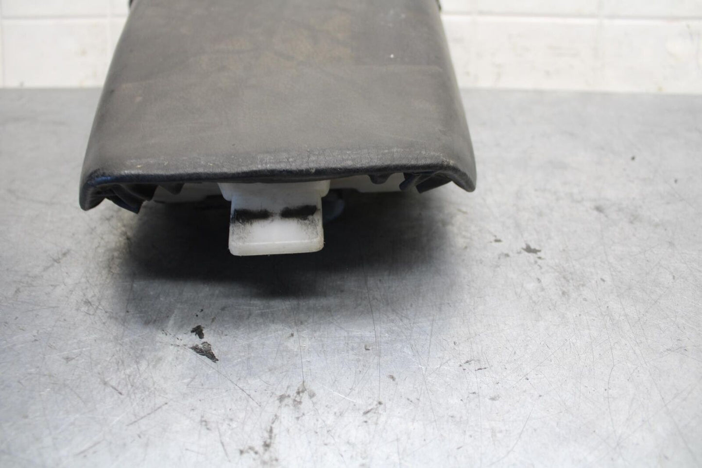89-90 YAMAHA FZR600 REAR BACK PASSENGER TANDEM SEAT PAD SADDLE PILLION BB76