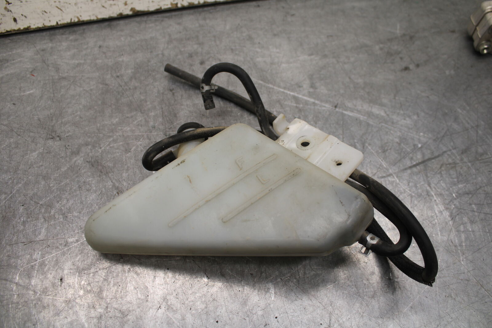 08-10 SUZUKI GSXR 600 COOLANT WATER TANK RESERVOIR BOTTLE  BB721