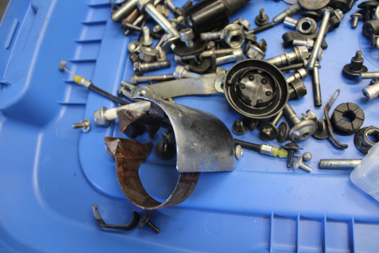 2016 Suzuki Bandit GSF1250SA ABS LEFTOVER MOUNTING BOLTS HARDWARE MOTOR BB509