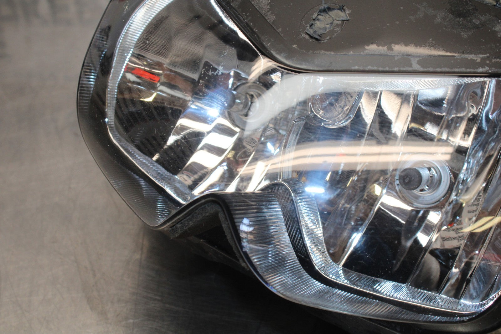 08-18 KAWASAKI KLR650 FRONT HEADLIGHT HEAD LIGHT LAMP BB183