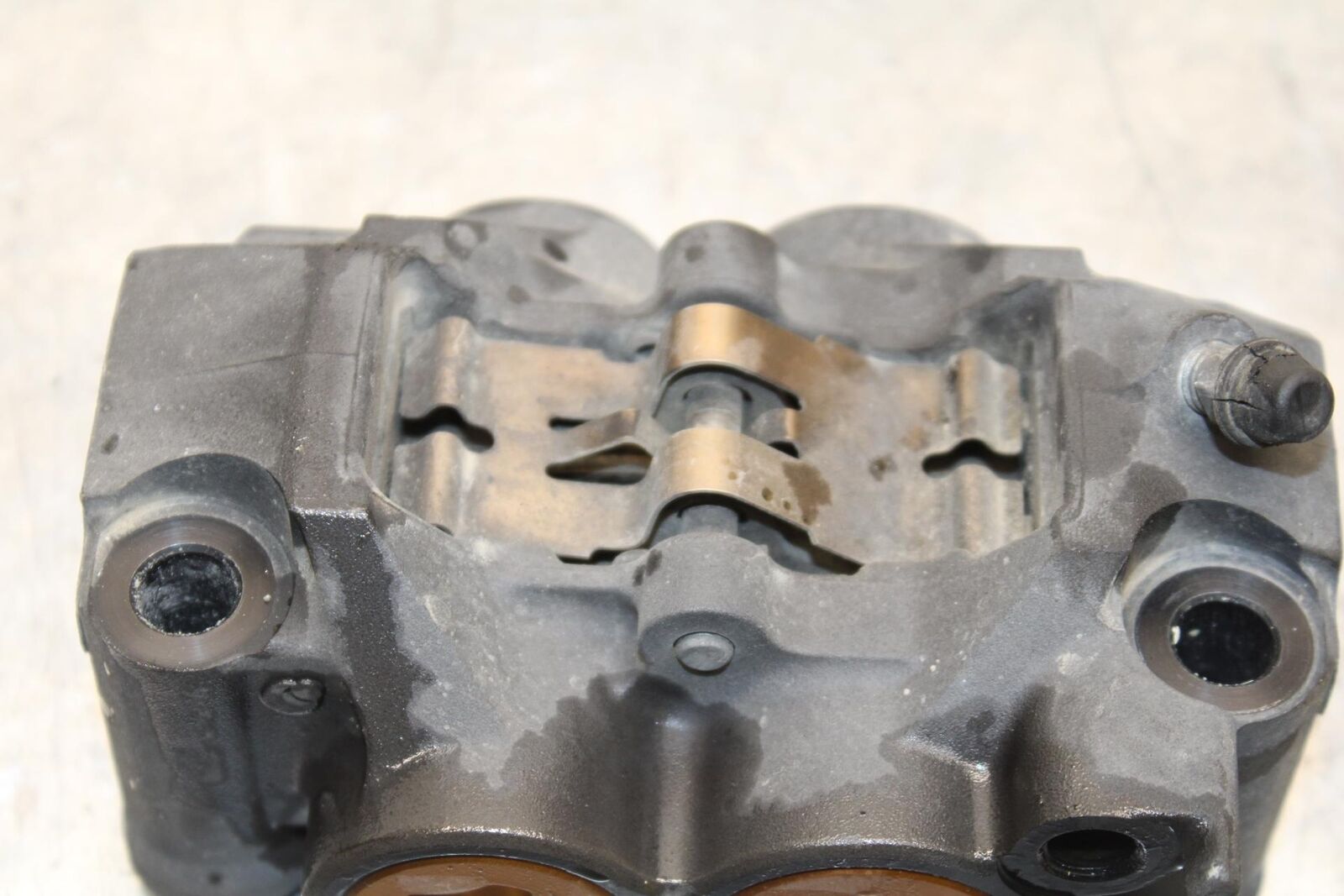 2006 Yamaha YZF R6 RIGHT LEFT FRONT BRAKE CALIPER SET PAIR CALIPERS BB560