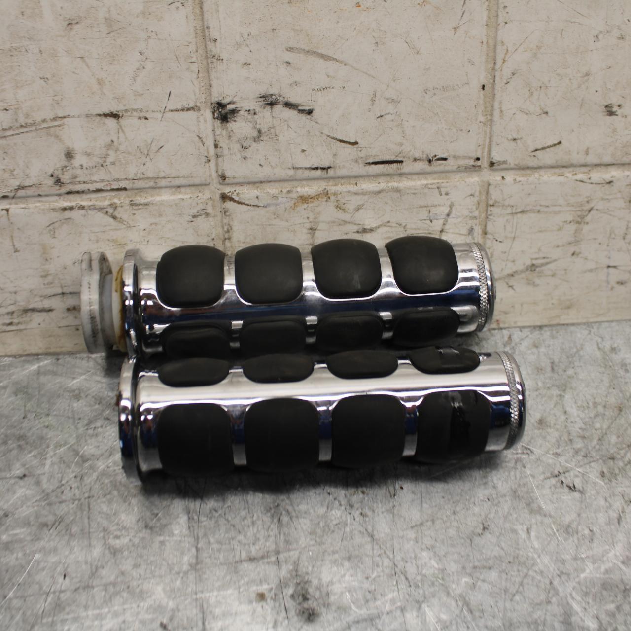 2007 Suzuki Boulevard M50 RIGHT LEFT CLIPON HANDLEBAR GRIPS GRIP PAIR SET BB537